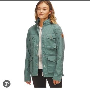 Fjallraven Raven Jacket - Women's. RARE FROST GREEN MEDIUM